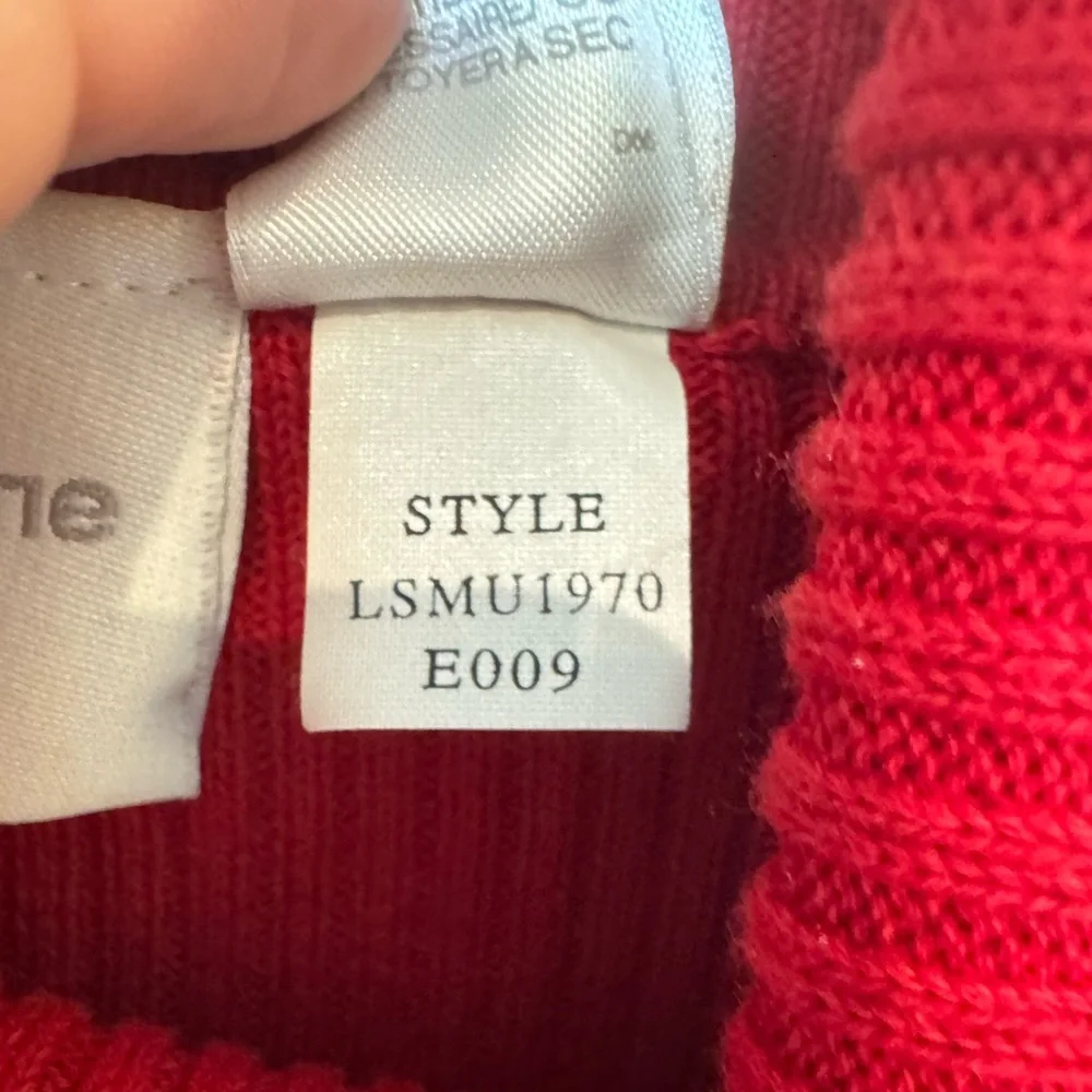 VTG Liz Claiborne Women’s M Red Turtleneck Sweater Essential Holiday Comfort - Picture 9 of 9